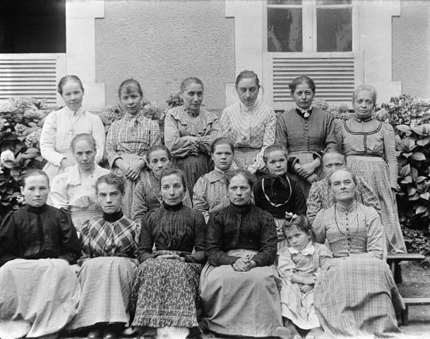 Saint-Laurent-en-Royans.- Groupe de muet et malentendant en institut.