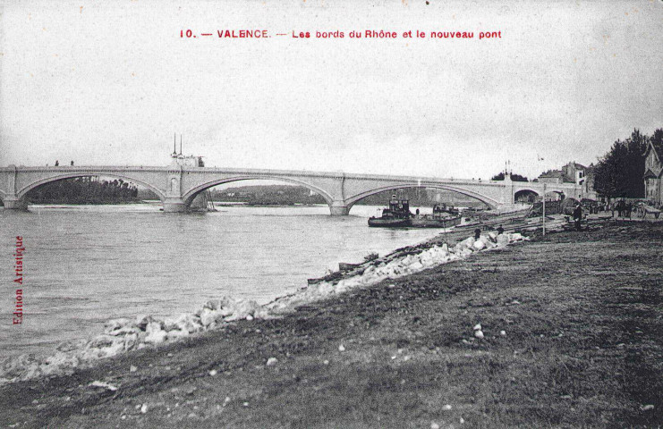 Le pont sur le Rhône.