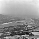 Vue aérienne du Rhône et le barrage de Baix Logis-Neuf.