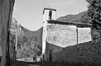 Chastel-Arnaud.- La façade sud de l'église Saint-André.