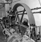 Machine à vapeur destinée à produire l'électricité à l'usine de fabrication mécanique de chaussures.