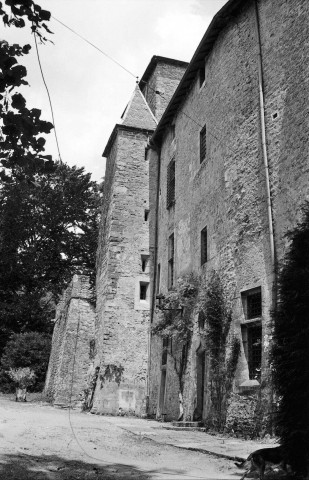 Charmes-sur-l'Herbasse. - La façade nord du château féodal.