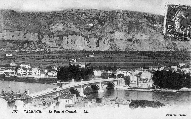 Valence. - Le pont en pierre sur le Rhône.