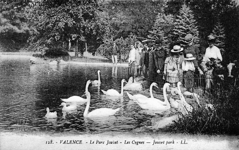 Valence.- Bassin du Parc Jouvet.