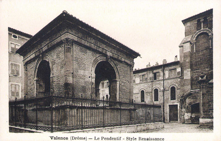 Le Pendentif, monument funéraire (XVIe siècle).