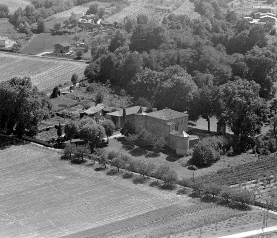 Vue aérienne du château.