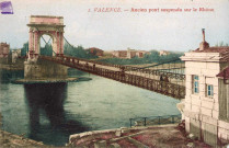 Le pont suspendu sur le Rhône.