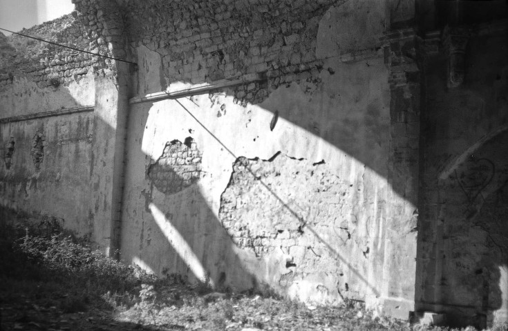 Mirmande. - Vestiges de l'église Sainte-Foy.