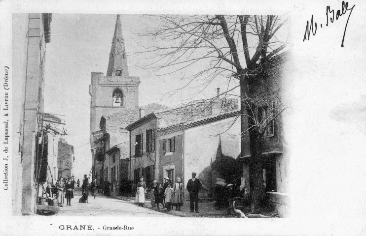 Grande-Rue et le clocher de l'ancienne église.