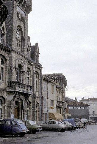 Chabeuil.- La mairie.