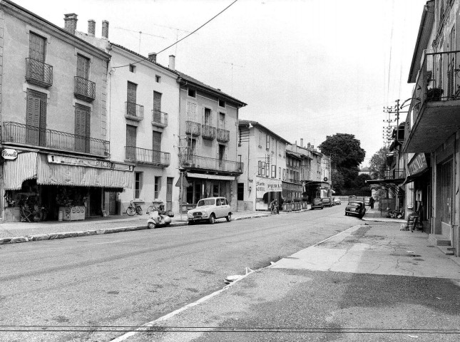 Saint-Donat-sur-l'Herbasse.- L'avenue Georges Bert.