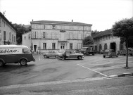 Montmeyran. - Place de la mairie.