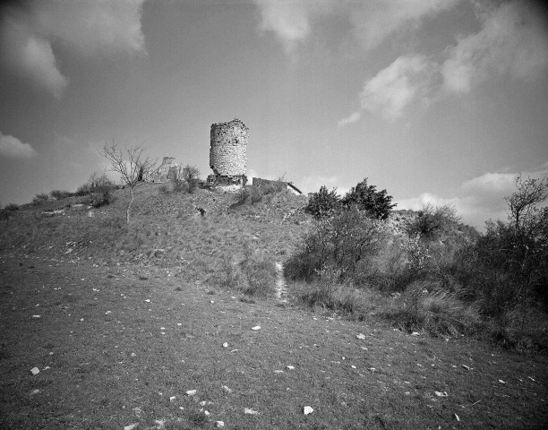 Mirabel-et-Blacons. - Les vestiges du vieux village de Mirabel.