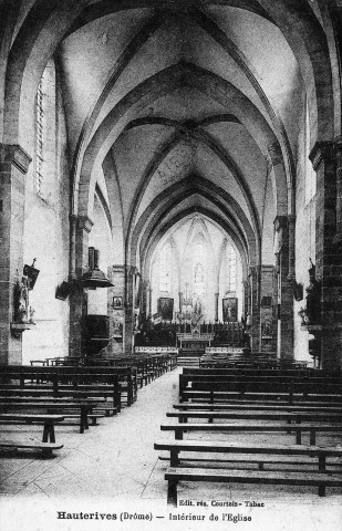 Hauterives.- L'intérieur de l'église saint-Martin.