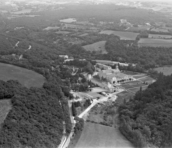 Vue aérienne de l'abbaye d'Aiguebelle.