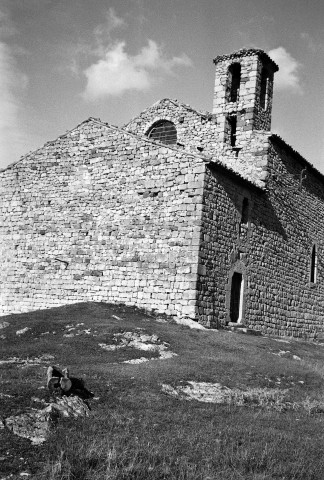 Lemps.- L'église Saint-Pierre était celle d'un prieuré de bénédictins.