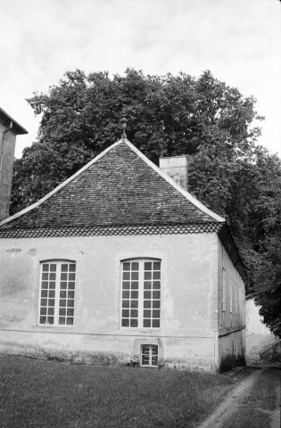 Triors.- Bâtiments annexes ouest du château.