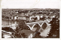 Le Pont Neuf et vue générale de la ville.