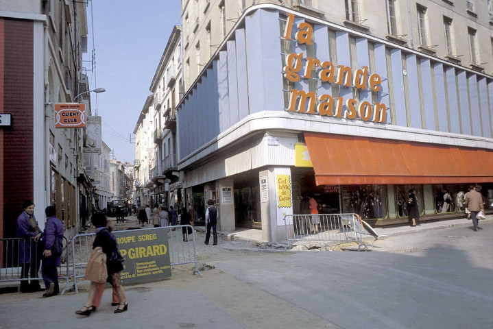 Valence.- Les premières rues piétonnes.