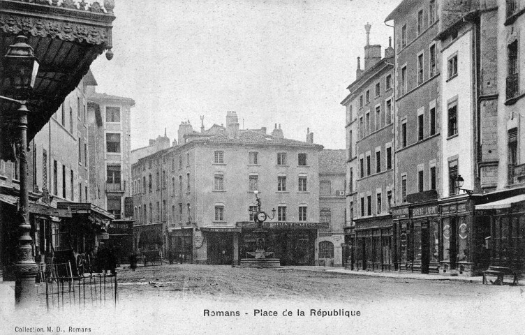 Romans-sur-Isère.- L'actuelle place Maurice Faure.