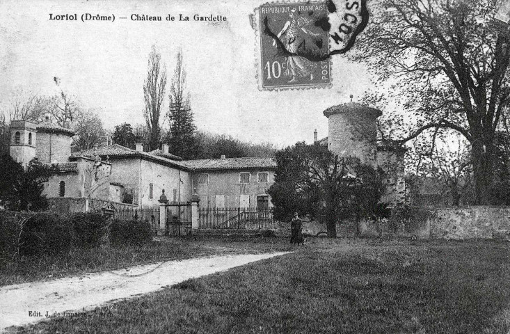 Loriol-sur-Drôme.- le château de la Gardette, à gauche la chapelle Saint-Philomène.