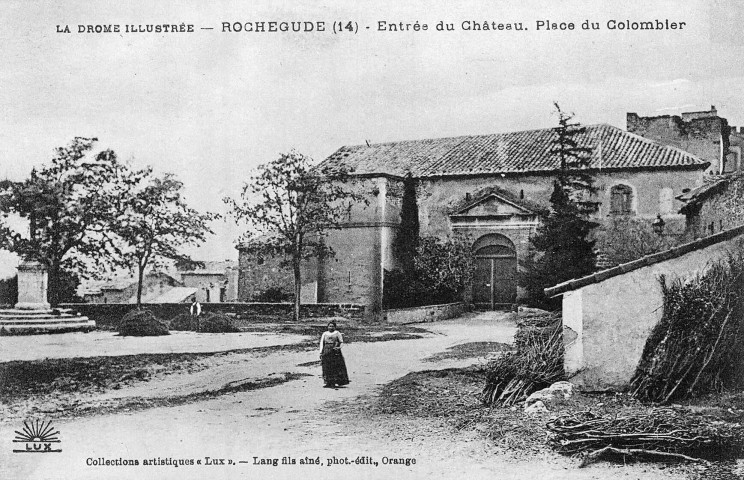 Rochegude.- Entrée du château.