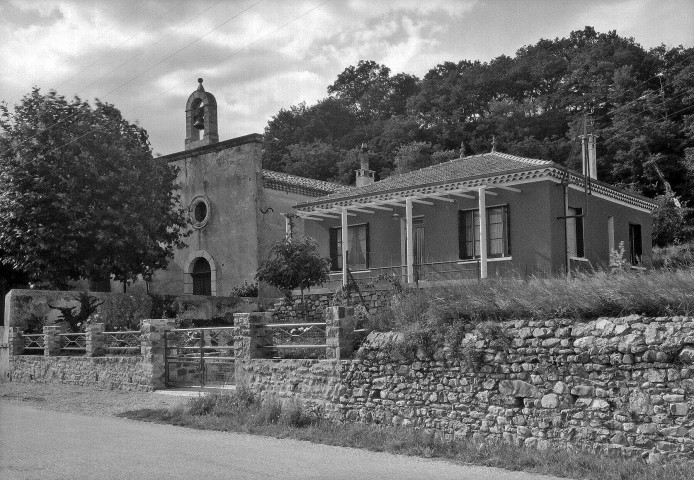 La Bégude-de-Mazenc. - Le temple.