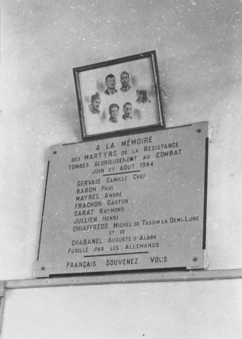 1. Brigade de Saint-Rambert-d'Albon. Nature de la commémoration : stèle. Lieu : Anneyron, couloir de la mairie. Nombre de victimes, mortes au combat : 8. Circonstances : résistants tombés en combattant sur divers points de la commune en juin et août 1944.