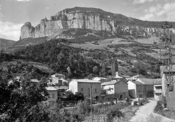 Treschenu-Creyers.- Le hameau les Nonières.