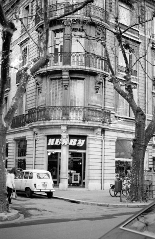 Valence.- Façade d'mmeuble avenue Pierre Sémard.