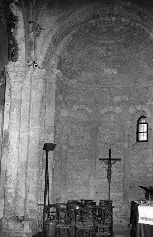 La Baume-de-Transit.- L'absidiole sud de l'église Sainte-Croix.