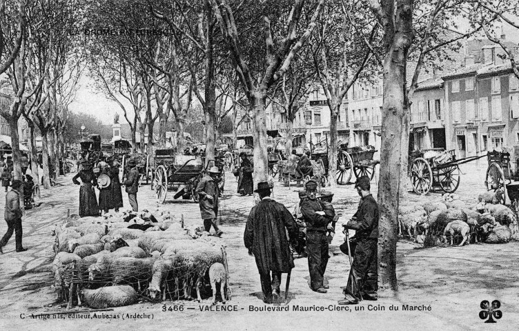 Valence.- Jour de marché boulevard Maurice Clerc.