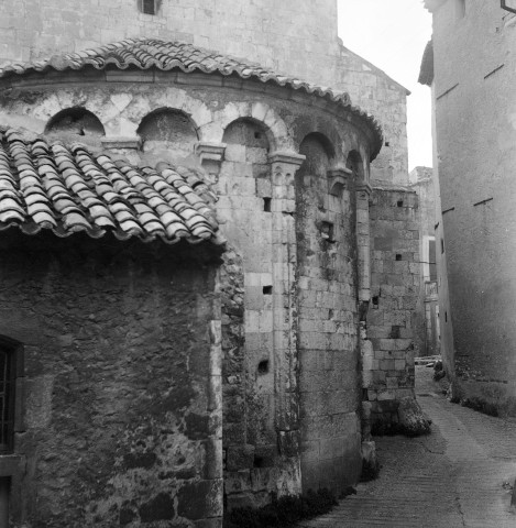 Donzère. - L'abside de l'église Saint-Philibert.