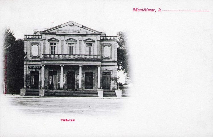 Le théâtre.