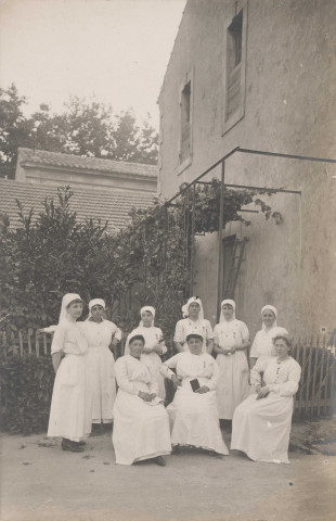 Cartes postales vierges en lien avec ses activités d'infirmière pendant la première guerre mondiale.