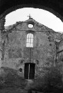 Mirmande.- Travée effondrée et mur de façade de l'église Sainte-Foy.