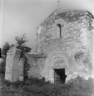 Colonzelle. - La façade occidentale de la chapelle Saint-Pierre.