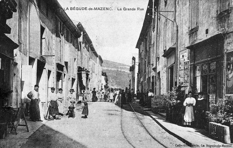 La Bégude-de-Mazenc. - La Grande Rue.
