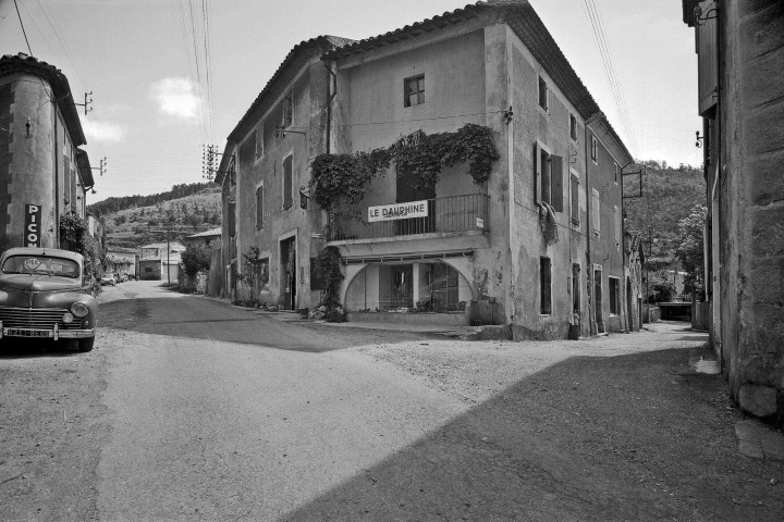 Puy-Saint-Martin.- Grande Rue.