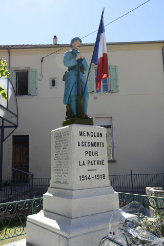 Menglon.- Le monument aux morts.