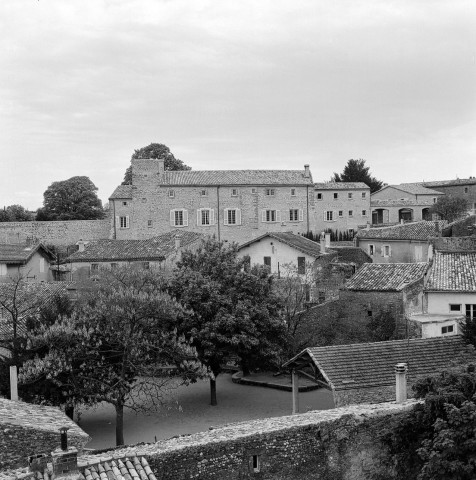 Étoile-sur-Rhône.- La façade ouest du château Saint-Ange.