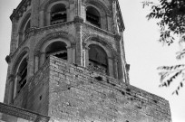 La Garde-Adhémar. - Le clocher de l'église Saint-Michel (XIe s.), avant la dépose des ardoises des abats son.