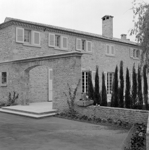 Étoile-sur-Rhône.- Le château Saint-Ange.