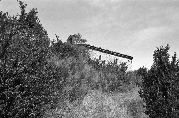 Saint-Nazaire-le-Désert.- La façade est de la chapelle Saint-Thomas au Petit Paris.