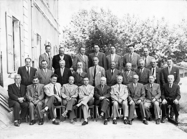 Valence. - Le Préfet et le Conseil Général, son président et les conseillers généraux, le 21 juin 1954.