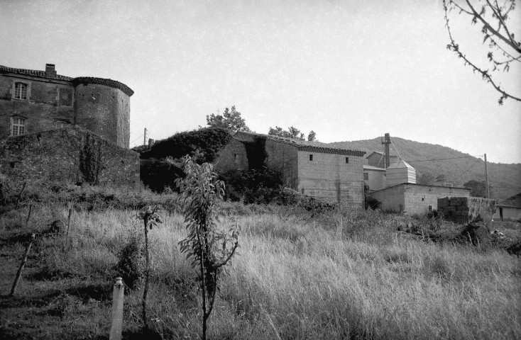 La Touche. - Les abords du château.