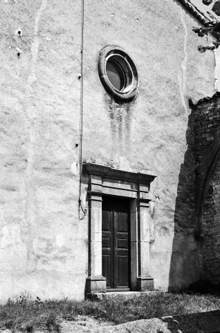 Sainte-Croix. - Le porche du temple.