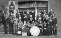 Jeunes hommes de la classe de 1927.