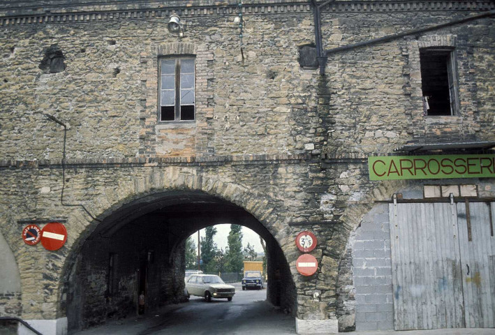 Bourg-lès-Valence.- Le garage Perdeau.
