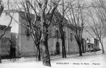 L'hôpital place du Champ de Mars.